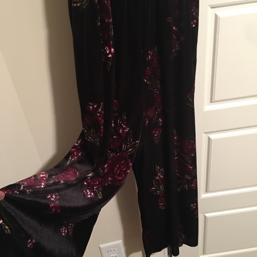 Jumper - Picture 2 of 3